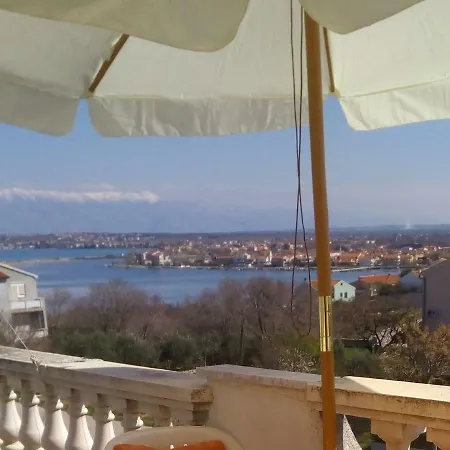 Luce-with Parking Appartement Nin