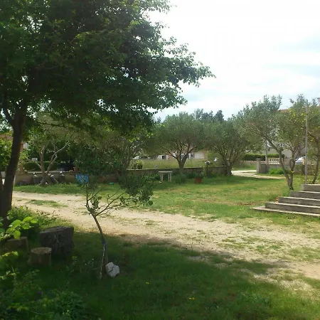 Luce-with Parking نين